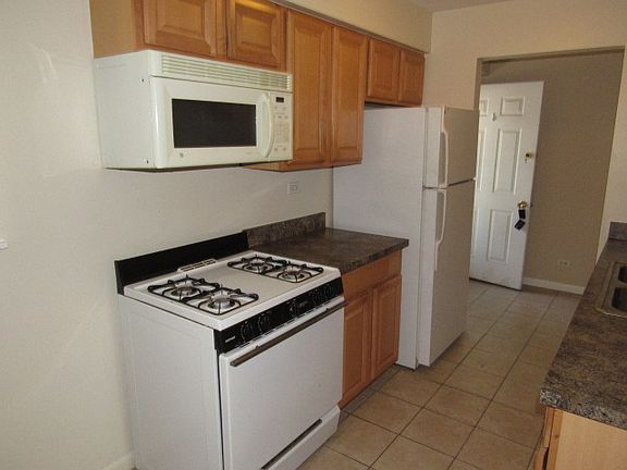 3rd image of 1835 W Hatherleigh Ct APT 1A