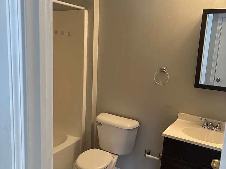 320 Roth Ln SE — Photo 2