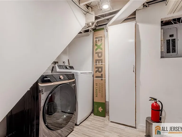 9 Haven Ter — Photo 21
