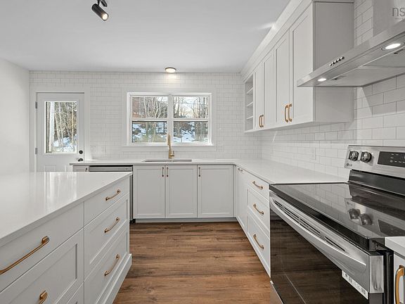 3rd image of 196 Lacewood Dr