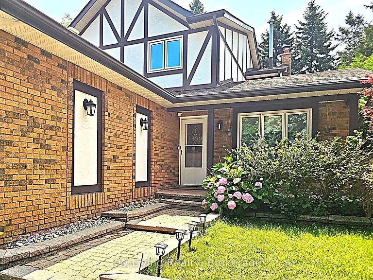 92 Breckonwood Cres — Photo 3