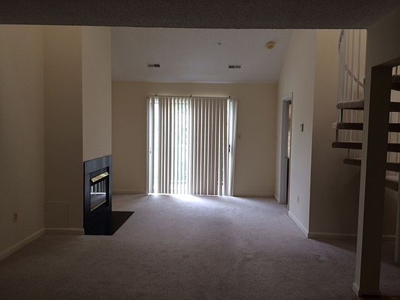 2nd image of 10010 Vanderbilt Cir APT 10