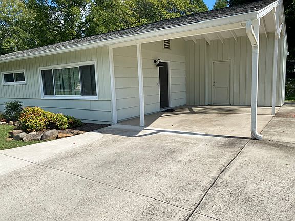 3rd image of 7824 Westacres Dr