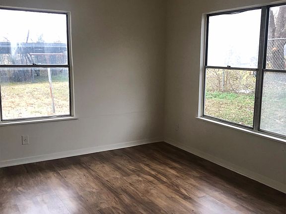4th image of 939 Avondale Ave