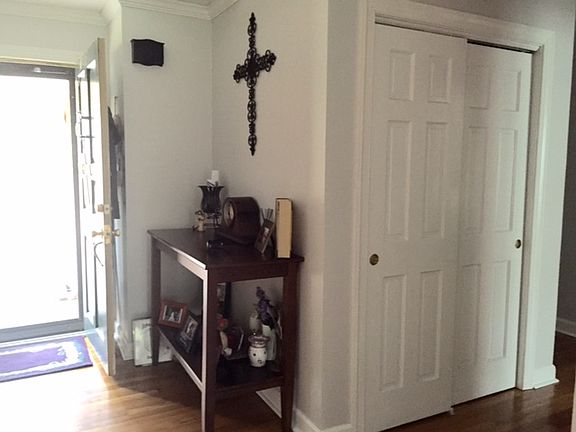 4th image of 104 Cove Cres