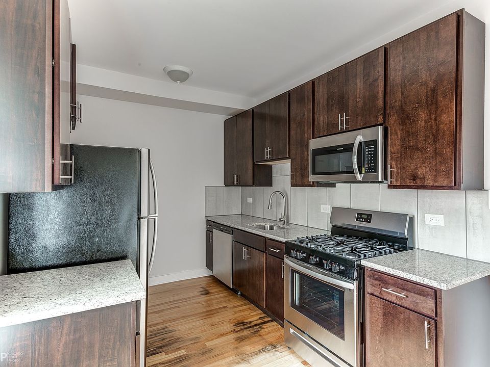 1st image of 3350 W Montrose Ave Floor 2
