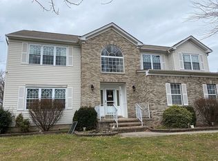 1 Dartmoor Dr, Somerset, NJ 08873