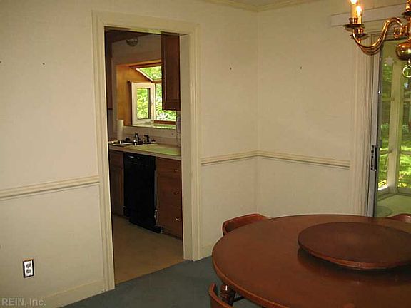 3rd image of 10 Booth Cir