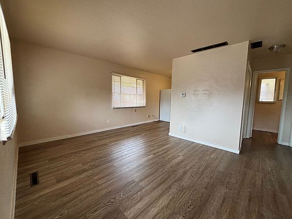 3rd image of 2915 Wood Ave #1
