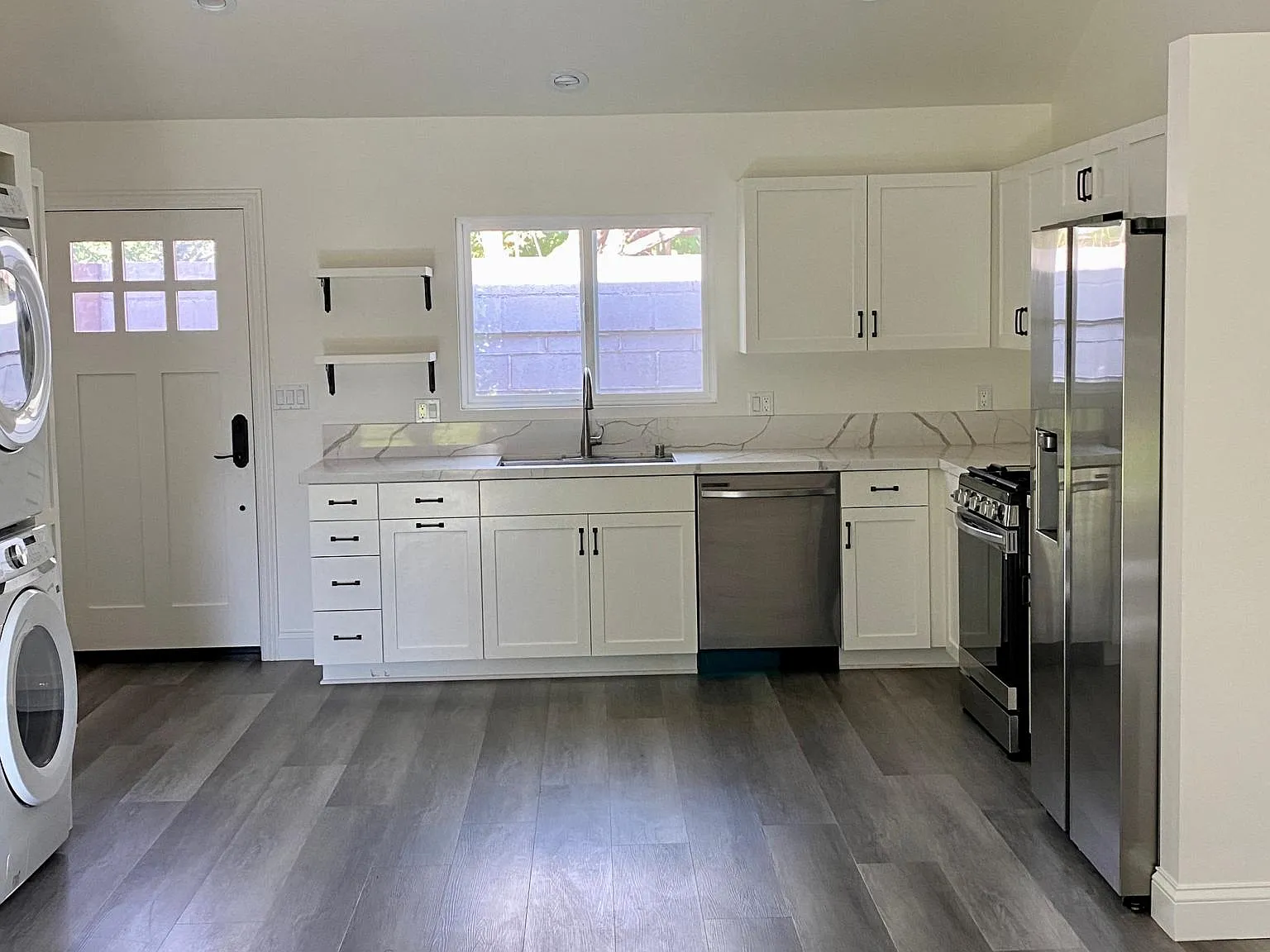 Glade Ave, Canoga Park — Photo 3