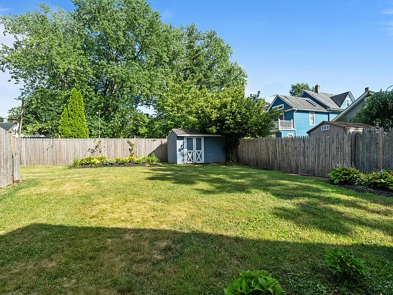 282 Lake St — Photo 36