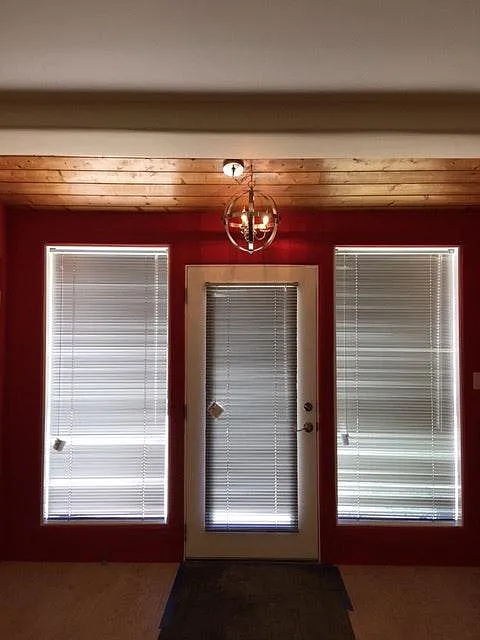 303 Hinde Place — Photo 3