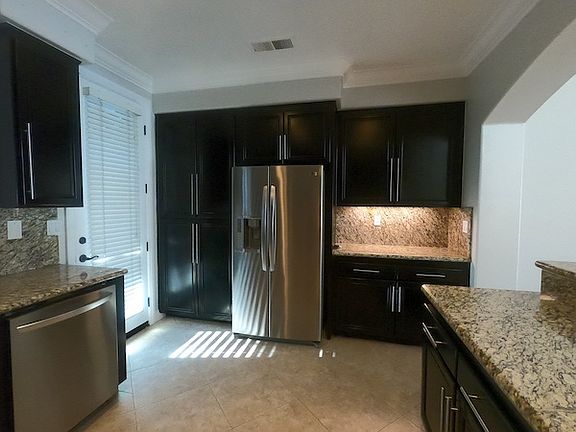 4th image of 528 San Bruno Pl