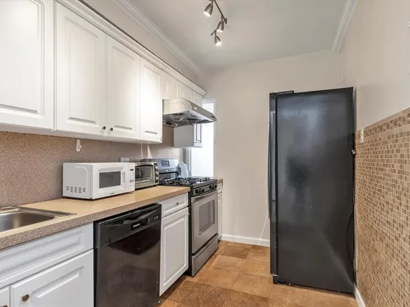 107-40 Queens Boulevard image 7 of 18