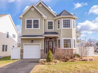 126 Beech St, Fords, NJ 08863