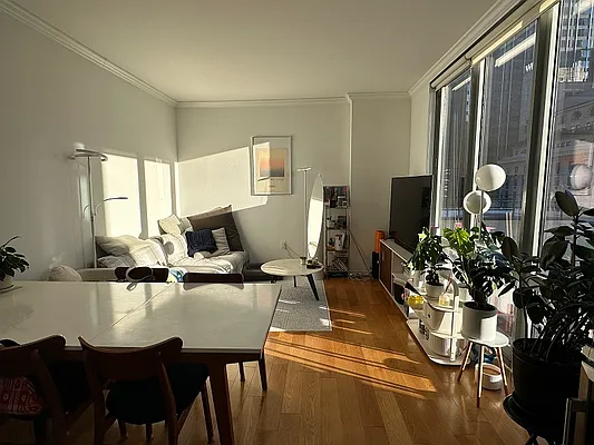Rented by Manhattan Boutique Real Estate | media 18