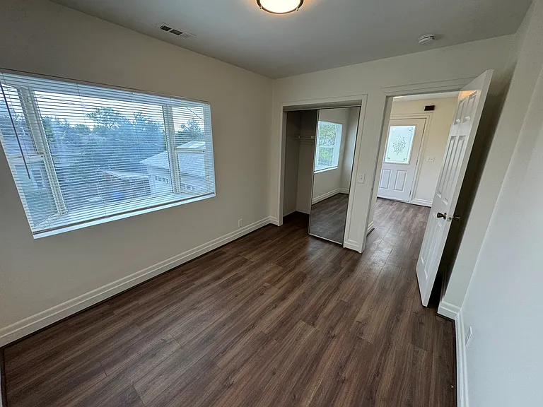 1260 E Emerson Ave #1 — Photo 15