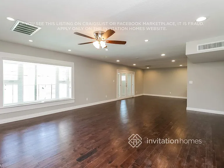 8516 E Cambridge Ave — Photo 2