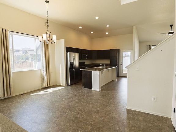 5th image of 383 Mount Bross Ave