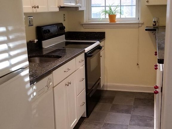 3rd image of 1315 N Ode St APT 715