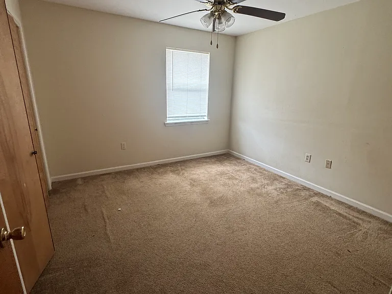 4253 Janet Ave #4 — Photo 7