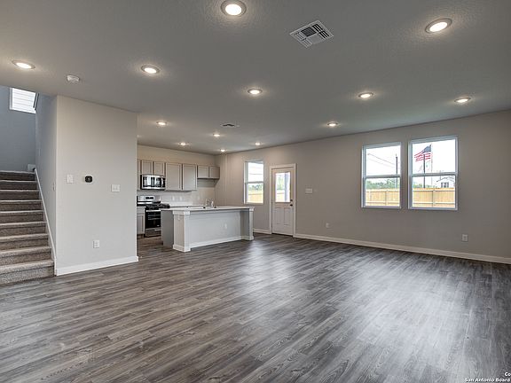 4th image of 5707 Topaz Way