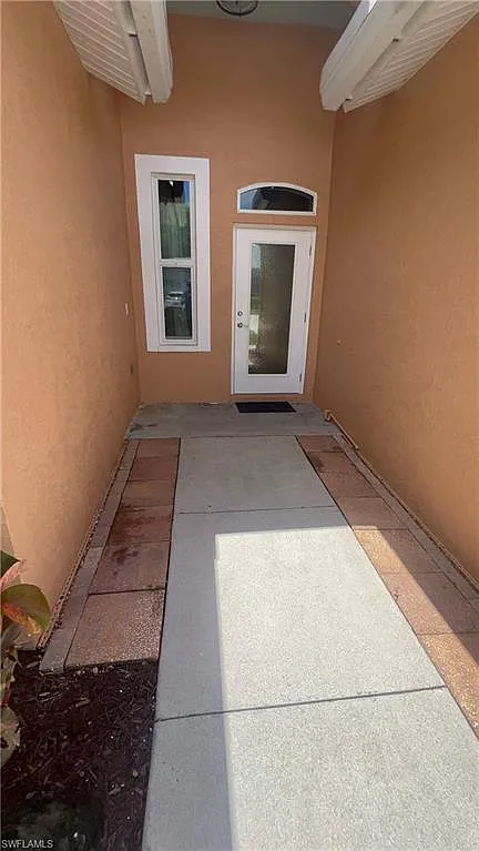 3 bed, 2.0 bath, 1552 sqft, $3,400 — Photo 2