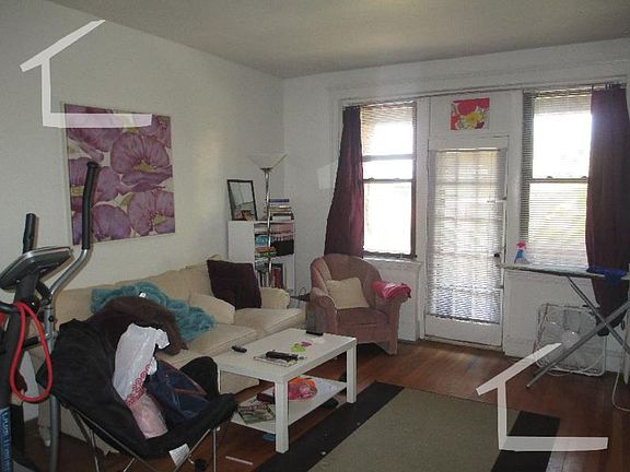 3rd image of 31 Mount Hood Rd #9