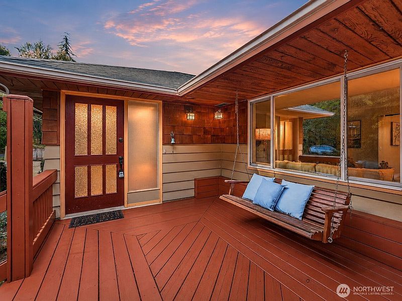 2nd image of 18973 8th Avenue SW