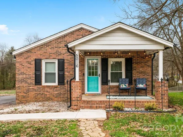 5016 Clearwater Lake Rd, Mount Holly, NC 28120
