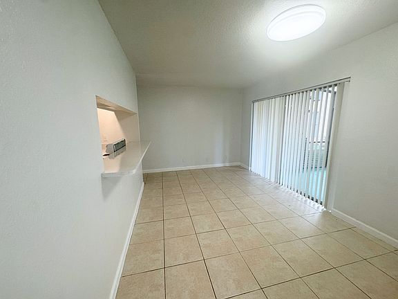 5th image of 4539 Treehouse Ln APT 4A