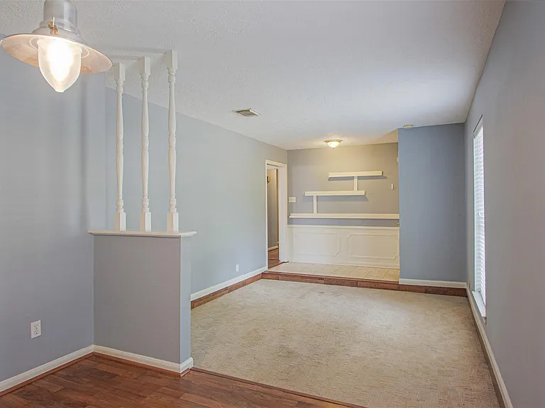 9710 Springmont Dr — Photo 5