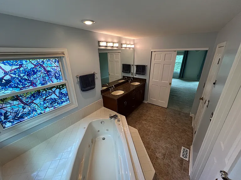 Master bathroom (alternate view)