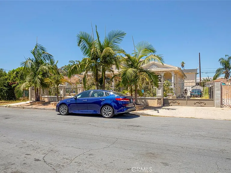 6641 Agnes Ave — Photo 1
