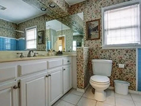 Bathroom 2 before Remodel