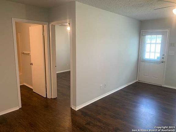 4th image of 4545 Hoeneke St #404