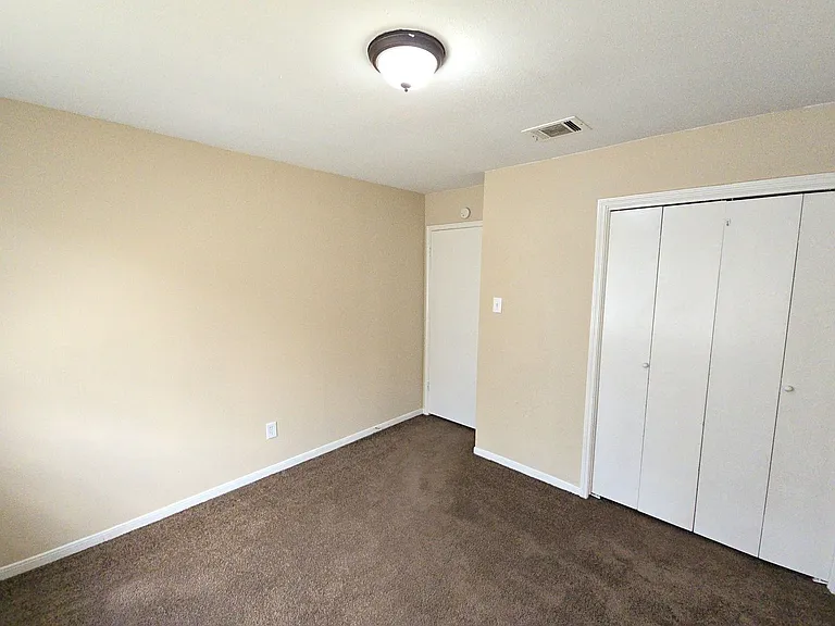 4718 Reynaldo Dr — Photo 12
