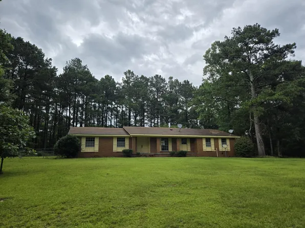 17 Old Fellowship Rd, Ellisville, MS 39437