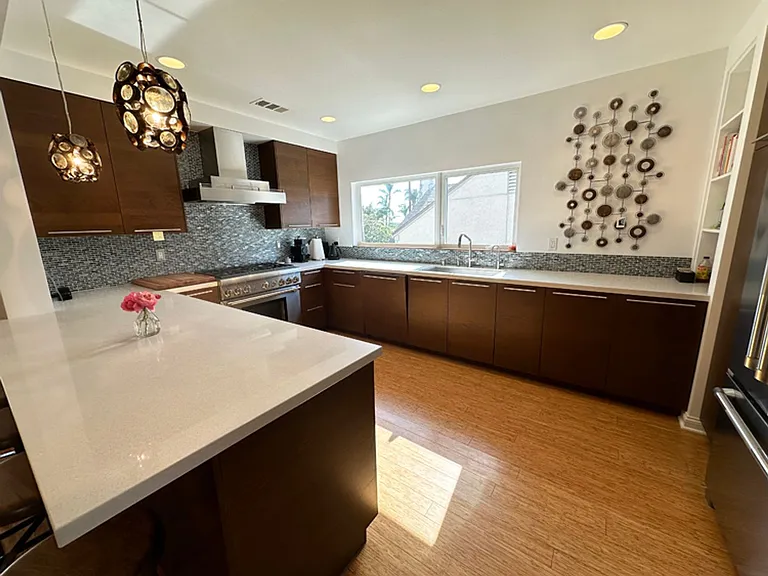 715 N Richman Ave — Photo 8