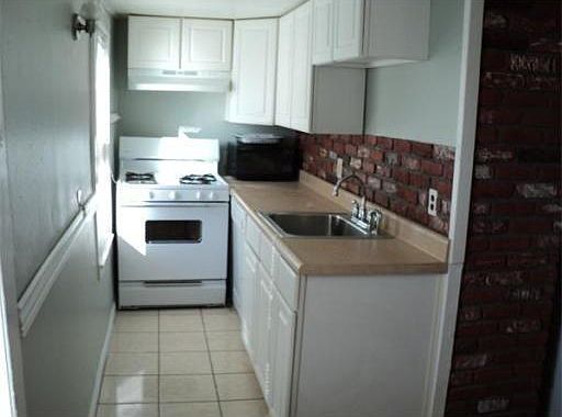 5th image of 124 Essex St #0