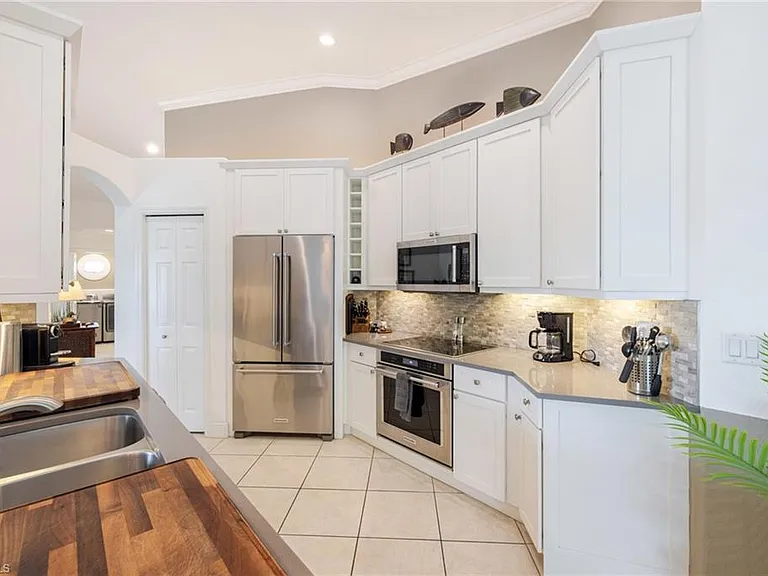 6871 Sterling Greens Dr #202 — Photo 19