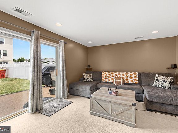 5th image of 10 Riparian Ln
