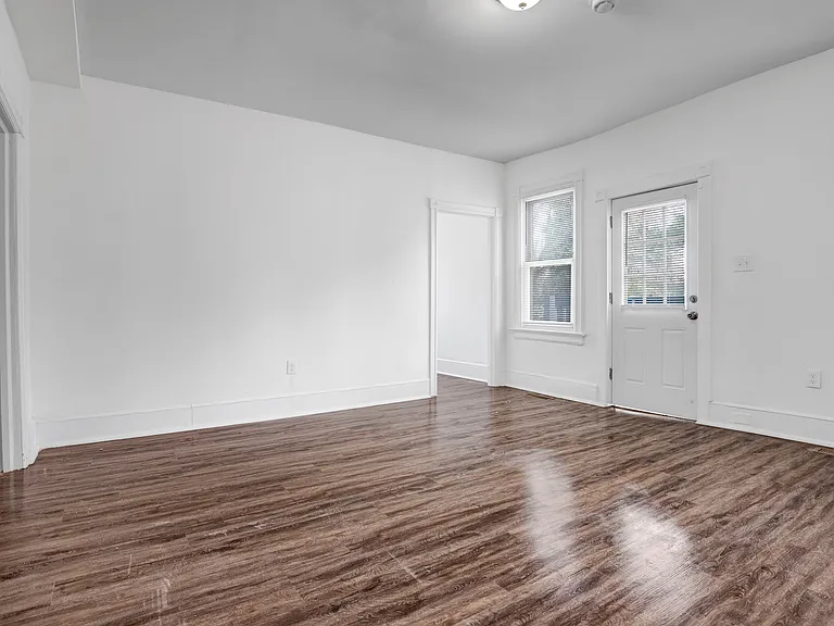 38 Brenwal Ave — Photo 14