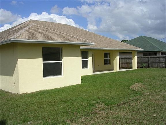 3rd image of 922 SW Paar Dr