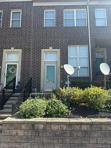 4326 Maple St Photo 1
