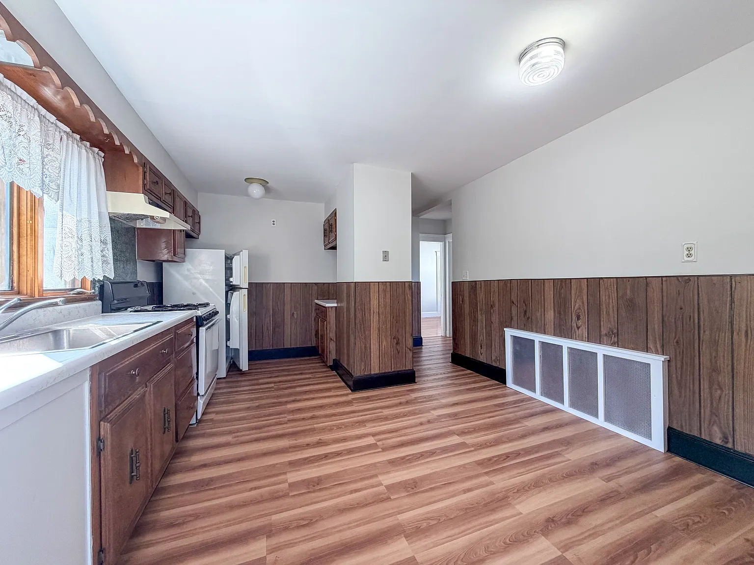 159 Forest St — Photo 4