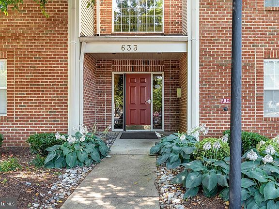 3rd image of 633 Admiral Dr Unit 206
