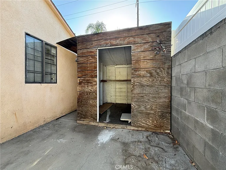 7051 Lindley Ave — Photo 11