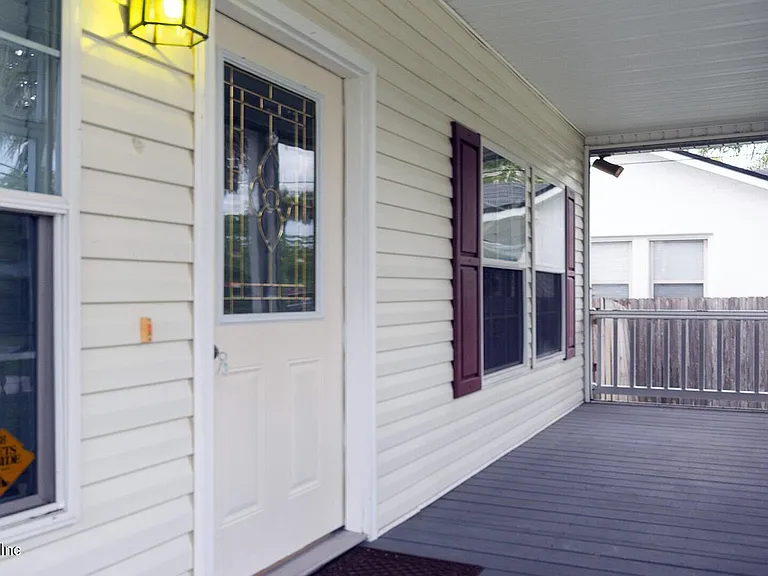 3237 Mayflower St S — Photo 4