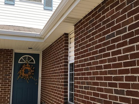 5th image of 2740 Foxwood Dr